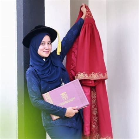 The foundations of computer science actually date back to before the modern computer had actually been created. Azlina AZIZ | PhD (UKM); Master of Information Technology ...