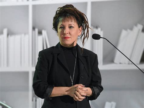 She is a daughter of two teachers, wanda słabowska and józef tokarczuk, and has a sister. Olga Tokarczuk