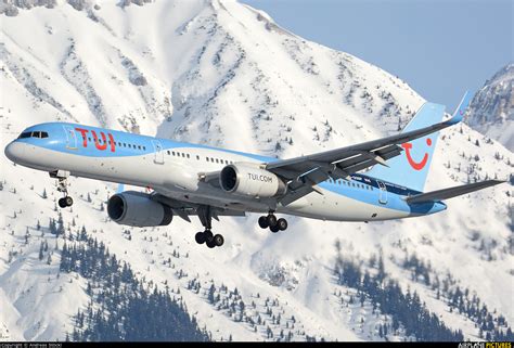 G Oobp Tui Airways Boeing 757 200 At Innsbruck Photo Id 1163402