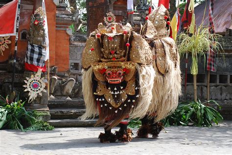 Danse Du Barong Costume Ubud Et Le Centre Bali