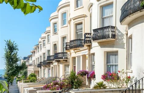 The royal pavilion, the brighton pier, elegant architecture, superb shopping and museums. Winkworth Brighton and Hove advises international buyers ...
