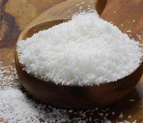 Dimulai dari batok kelapanya bisa dimanfaatkan untuk dibuat arang, aksessoris, kemudian pada serabut kelapanya, bisa. Kelapa Parut Tahan Lama, Ini Tipnya - Rasa