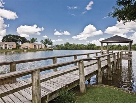Use the following map to find hotels, restaurants, gift shops, car rentals, travel agencies and other useful points of interests in lake jackson and its surroundings. LakeVue, Clute TX - Walk Score