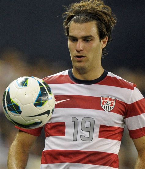 Graham Zusi Emerges As Rising Us Soccer Star The New York Times