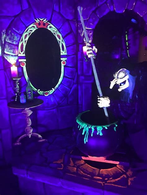 Homemade Working Replica Of Disneys Haunted Mansion Ride In A Garage Halloween Props