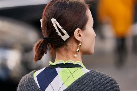 40 Gorgeous And Grown Up Ways To Wear Hair Barrettes Thefashionspot