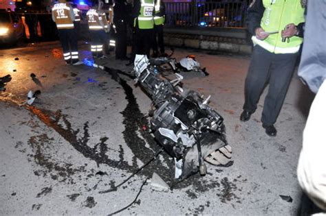 Tiyatro ve dizi oyuncusu onur bayraktar, kadıköy belediyesi kozyatağı kültür merkezi'nde sahnelenen ve rol aldığı 'leyla'nın evi' adlı oyun çıkışı evine giderken. Onur Bayraktar en üzücü rolünü oynadı