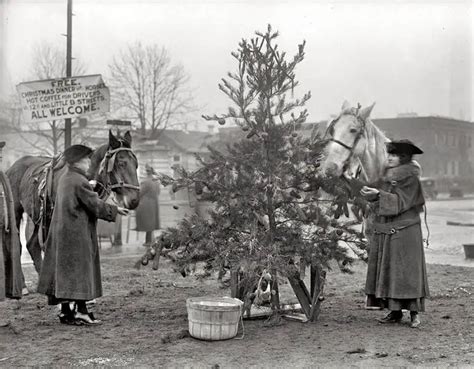 20 Great Vintage Christmas Photos From The Early 1900s If Its Hip