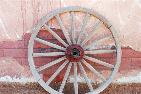 Old Wagon Wheel Picture Image 14896210