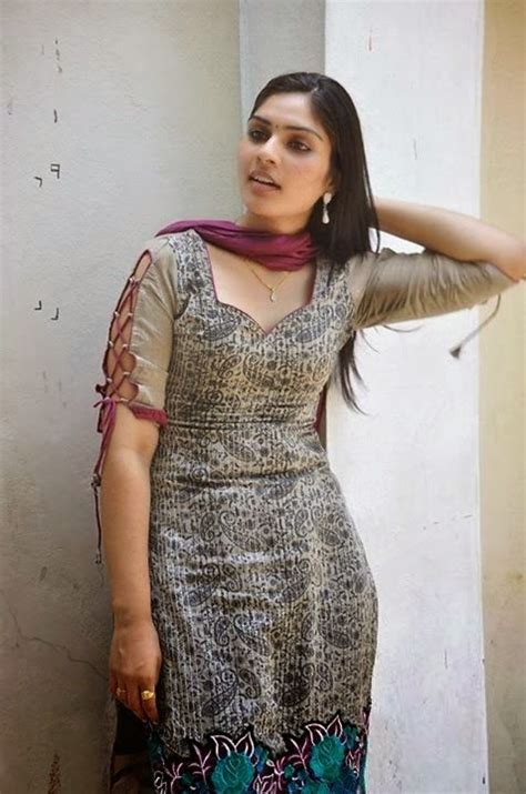 Sexy Pakistani Cute Girls Hot Pics Celebrities Photos