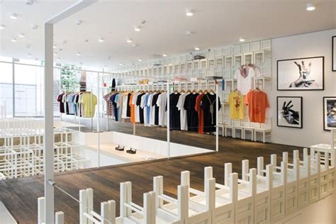 Online shopping is our mental cardio. 6 Best Online Streetwear Stores for Men - Bellatory ...