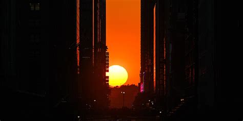 Manhattanhenge Phenomenon Lights Up New York City In Beautiful