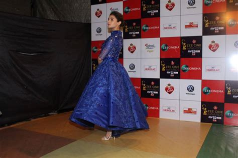 alia bhatt stills at zee cine awards 2018 indian girls villa celebs beauty fashion and