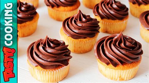 I like the look of yellow cake mix with this recipe, the most, but really any cake mix would work well. BOSTON CREAM PIE CUPCAKES Recipe ♥ Vanilla Cupcakes ♥ ...