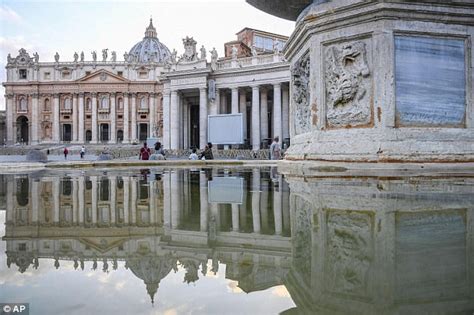 Vatican Turns Off Fountains As Rome Gasps In Drought Daily Mail Online