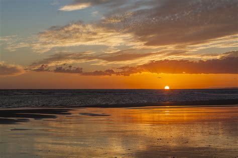 El Mar Siempre El Mar Atardecer En La Playa De La Bota P Flickr