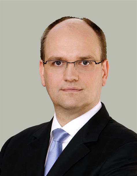 Deutsche bank china investment bank vice chair leaves after 20 years. Machtkampf bei Deutscher Bank: Ackermann soll ...