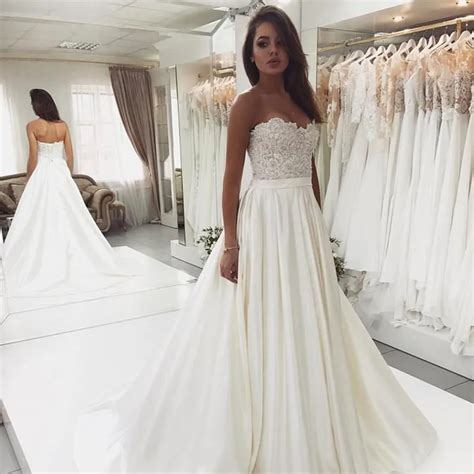 2019 Sexy Backless Wedding Dresses Sweetheart Sleeveless Lace Appliqued