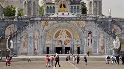 Basílica De Nuestra Señora Del Rosario En Lourdes Expedia