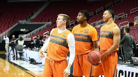 Tennessee Vols Basketball Team Takes The Court For Practice Ahead Of