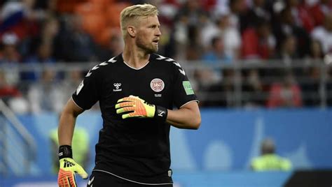Former goalkeeper peter schmeichel's son kasper was on the pitch and consoled christian eriksen's partner. Kasper Schmeichel Fails in Attempt to Convince Leicester City to Sign International Teammate ...