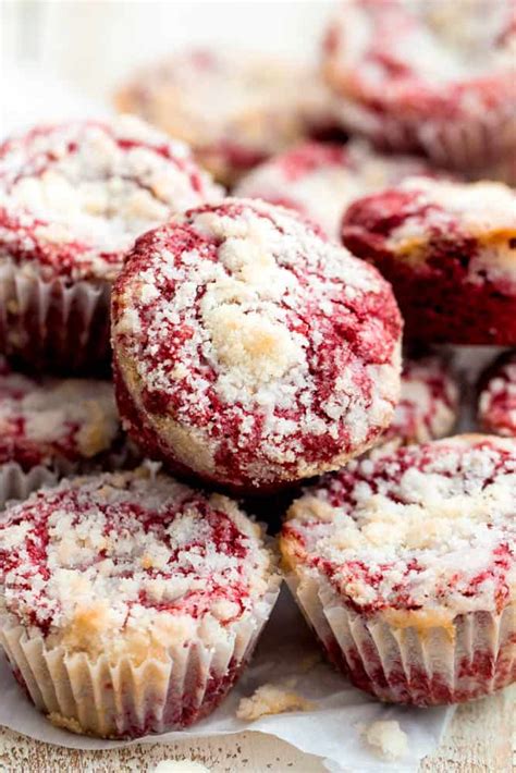 Buat dessert untuk berbagai acara di rumah. Red Velvet Cream Cheese Muffins | The Recipe Critic