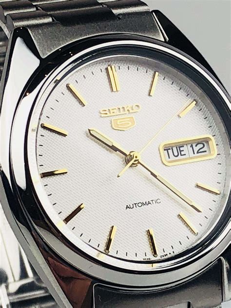 Seiko 5 Automatic White Dial Silver Stainless Steel Mens Watch