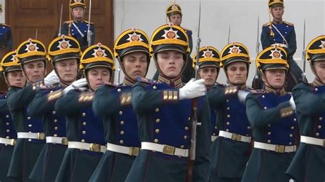 Kremlin Regiment Hosts Changing Of The Guard Ceremony Afp Youtube