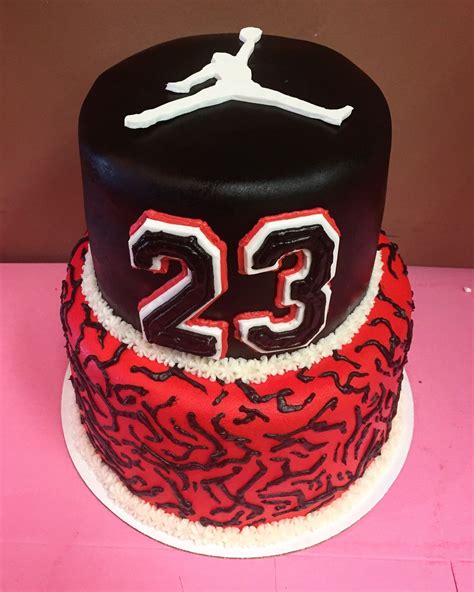 Michael Jordan Cake By Frostings Bake Shop Gâteau Anniversaire Rigolo Gateau Anniversaire