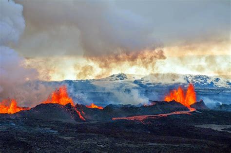 Holuhraun Eruption Tour In Iceland B R Arbunga Eruption Sightseeing
