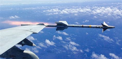 وانطلق صاروخ لونغ مارش 5 بي من جزيرة هاينان. تعرف على الصاروخ الأمريكي قصير المدى AIM-9 Sidewinder