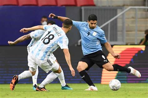 argentina bate uruguai e conquista primeira vitória na copa américa veja o gol internacional ig