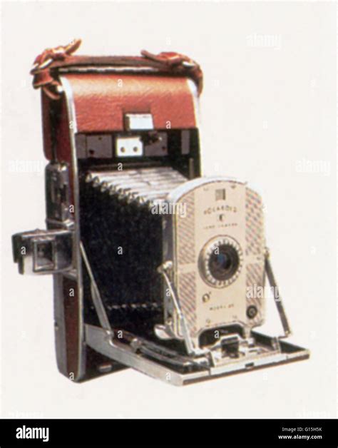 Cámara Polaroid Land Inventado En 1947 Por Edwin Land Edwin Herbert