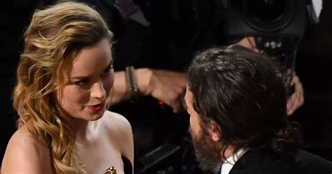 Brie Larson Refused To Applaud Casey Affleck As She Presented His Award At The Oscars Mirror