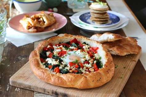 Recept Gevuld Turks brood met feta spinazie en geroosterde paprika