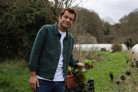 Villerville L animateur Laurent Mariotte découvre la Ferme du château