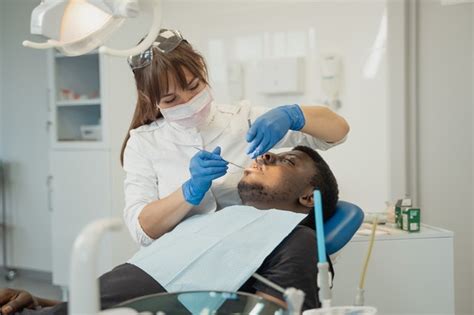 5 Best Cosmetic Dentists In Toronto 🥇