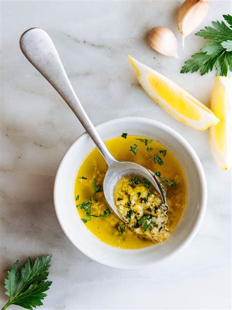 Lemon Garlic Butter Sauce Made In 7 Minutes Pinch And Swirl