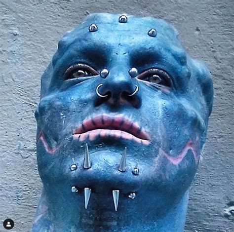 There's also an interesting mystery surrounding the alien which we know practically nothing about. The Black Alien, transformación extrema. Según cuenta, va ...