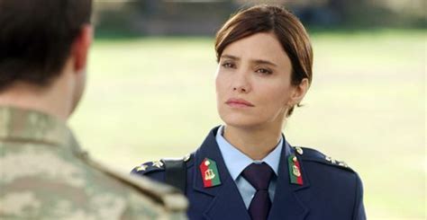 Çocugumuza evlenirken tüm halıları online olarak bu magazadan aldık ve çok memnun kaldık. Nehir Erdoğan 'Savcı Üsteğmen' oldu!