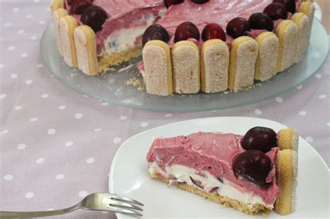 Jetzt ausprobieren mit ♥ chefkoch.de ♥. No Bake Kirschtorte mit Quark & Joghurt Sommerliche Torte ...