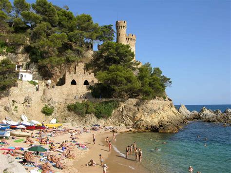 Featuring a restaurant and a terrace, almirall aments apartment is located 10 minutes' drive from water world. Lloret de mar Excursions en autocar en Europe - Tourisme ...