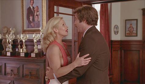 Christina Applegate Nua Em Anchorman The Legend Of Ron Burgundy