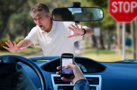 Dangerous Driving 5 Of The Most Dangerous Driving Distractions And How