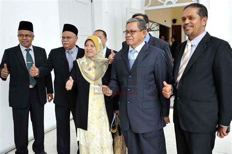 Kepada rakyat pulau pinang yang menerima tawaran melanjutkan pengajian ke peringkat diploma dan sarjana muda (1st degree) ke ipts atau ua. Persidangan Dewan Undangan Negeri Pulau Pinang Day 1 (16 N ...