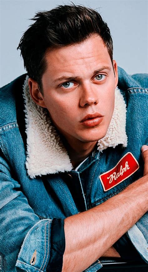 Collection by green dog • last updated 2 weeks ago. Bill Skarsgard #Lockscreen #Wallpaper | Cantores famosos ...