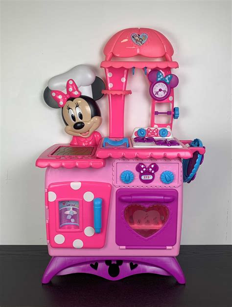 Disney Minnie Mouse Flipping Fun Kitchen