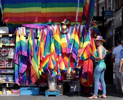 Ежегодный гей парад в Лондоне Zefirka