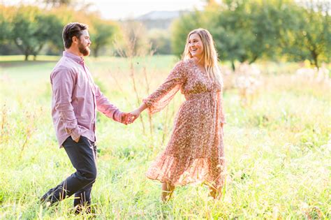 Wildflower Engagement Session At Pen Park In Charlottesville Hunter And Sarah Photography