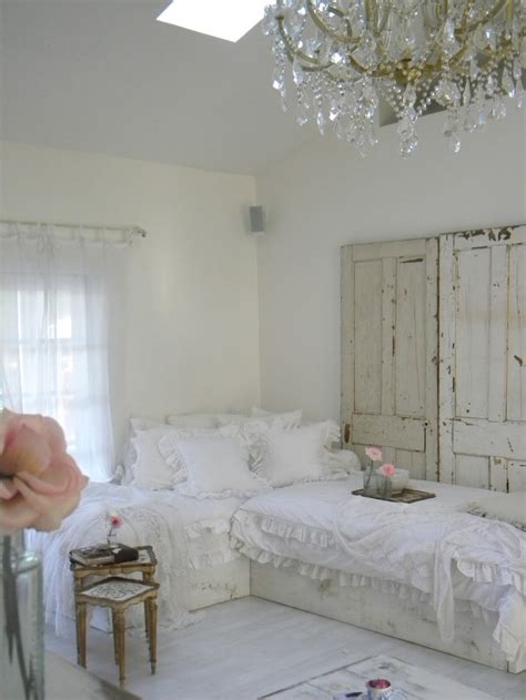 The classic shabby chic living room is first and foremost a comfortable space. 37 Dream Shabby Chic Living Room Designs - Decoholic